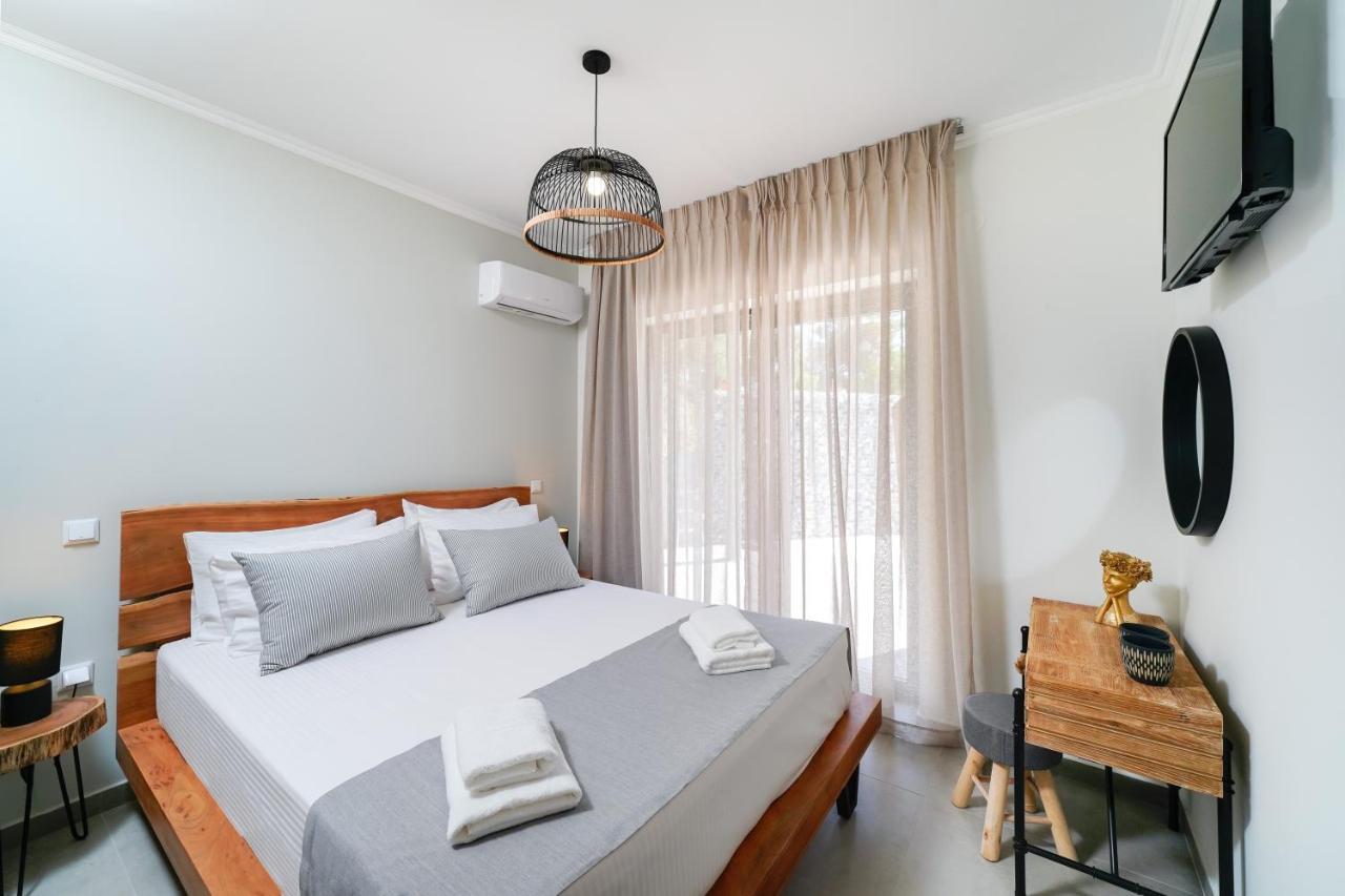 Videre Luxury Suites Potos Bagian luar foto